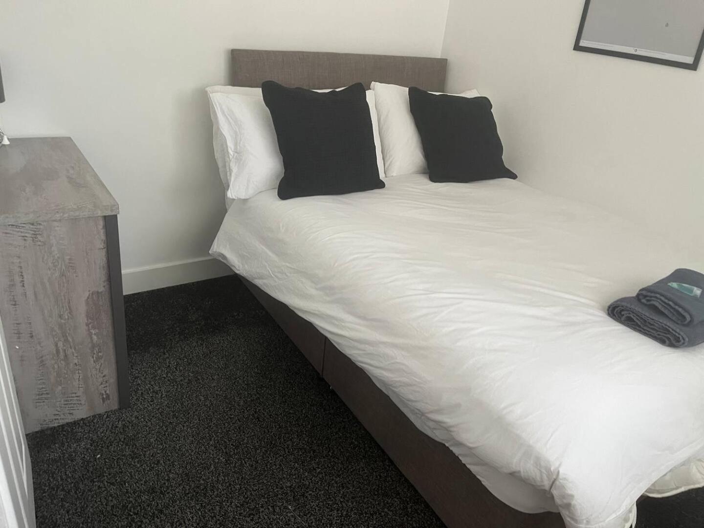 Comfortable And Convenient 3 Bedroom House With Parking Handsworth エクステリア 写真