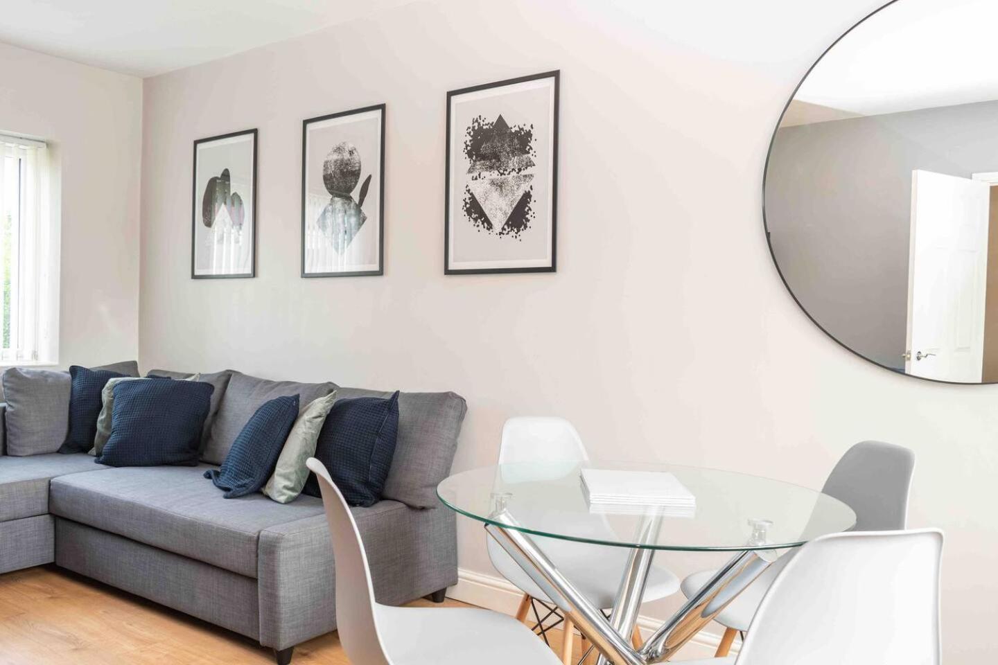 Comfortable And Convenient 3 Bedroom House With Parking Handsworth エクステリア 写真