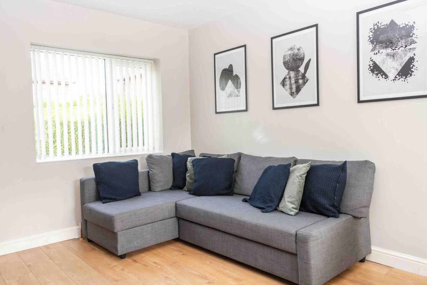 Comfortable And Convenient 3 Bedroom House With Parking Handsworth エクステリア 写真