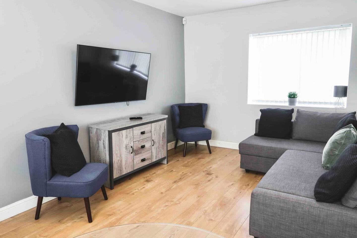 Comfortable And Convenient 3 Bedroom House With Parking Handsworth エクステリア 写真